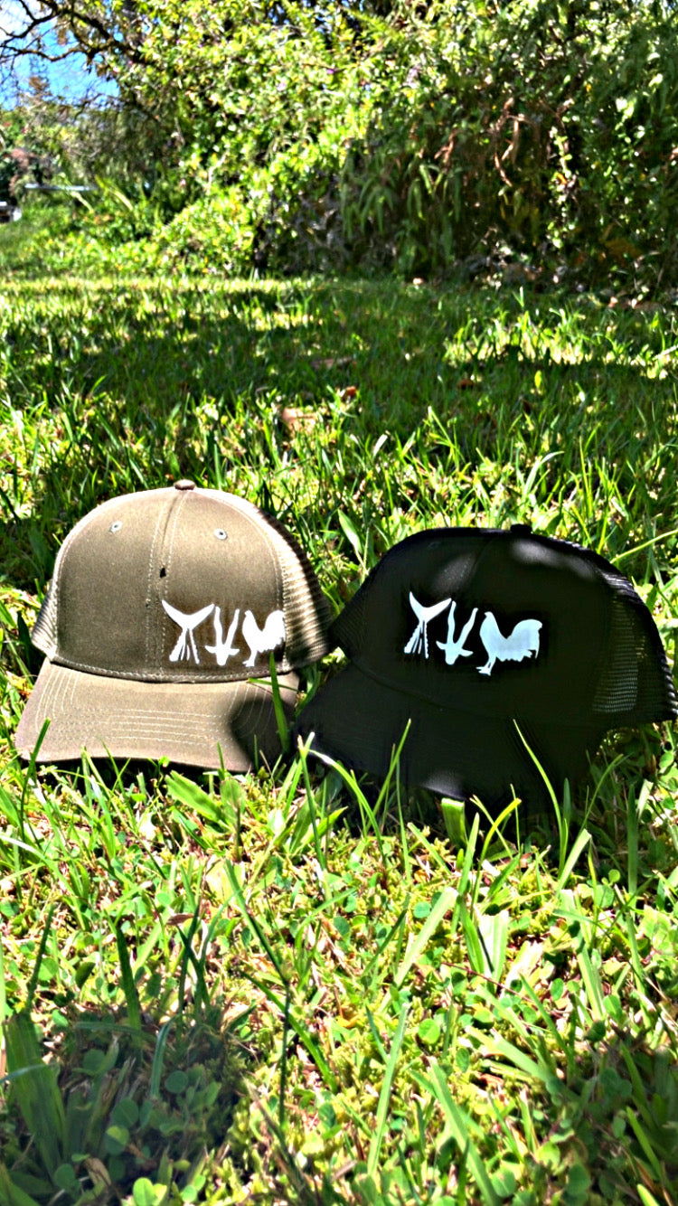 Holoholo Makuahine Signature trucker hats